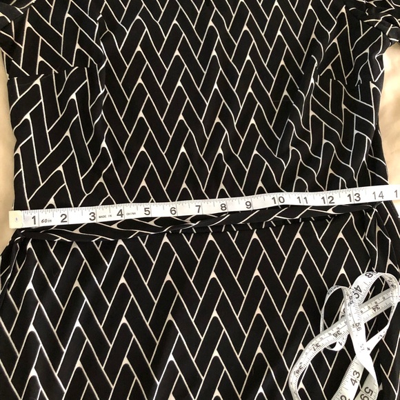 Cleo Geo Pattern 3/4 Sleeve Black&White Knee Length - Picture 9 of 9